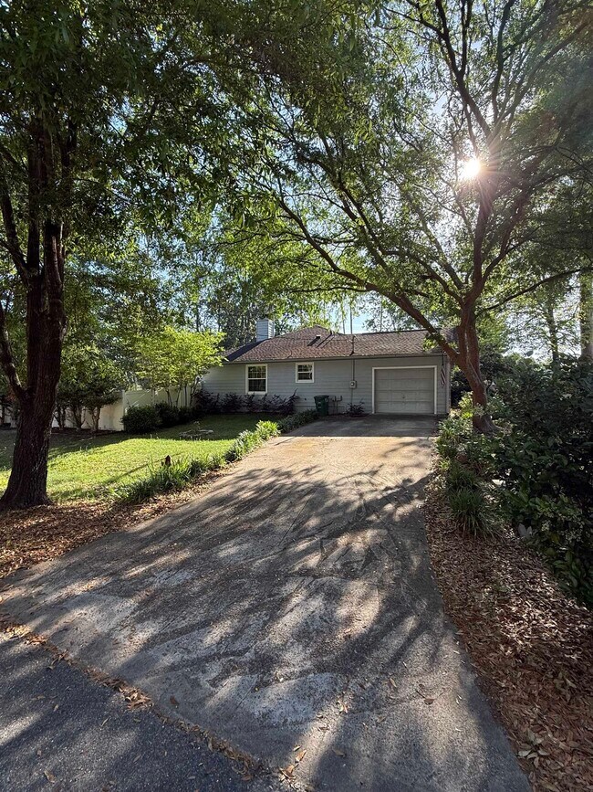 Foto del edificio - 4305 Snoopy Ln