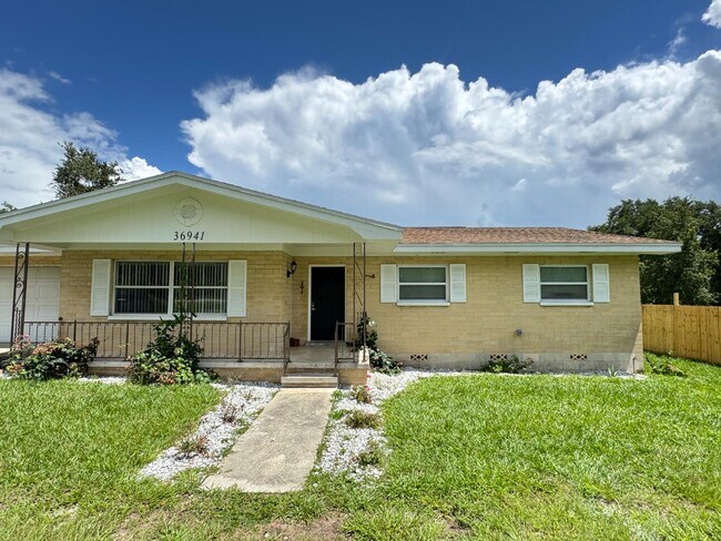 Foto del edificio - 36941 Blanton Rd