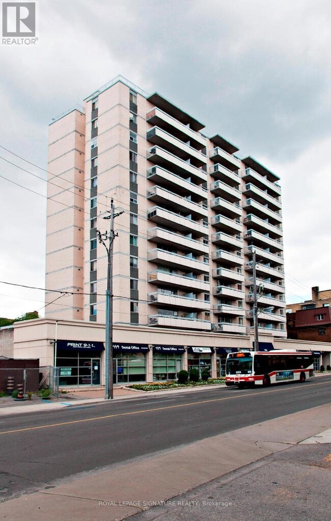 Building Photo - 1500-1500 Bathurst St