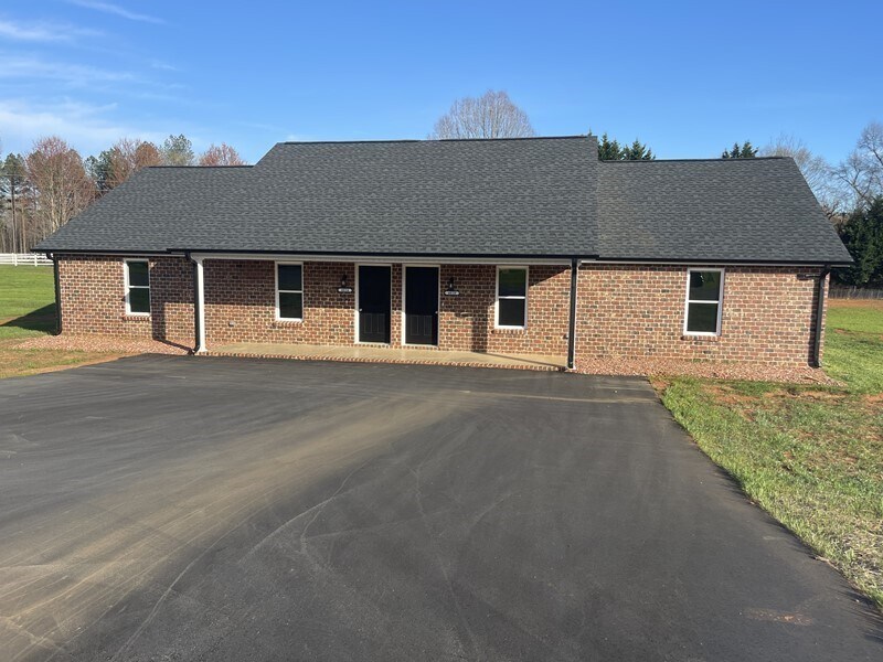Foto principal - Duplex for Rent in peaceful settingnear De...