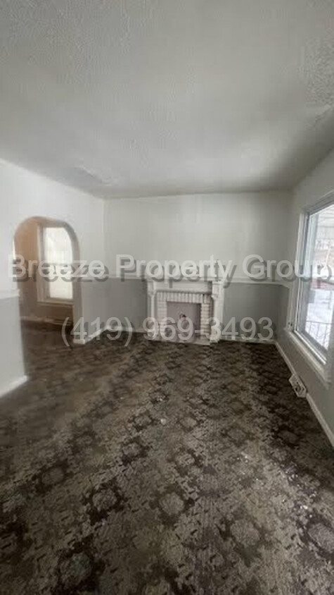 Primary Photo - 2564 Foraker Ave