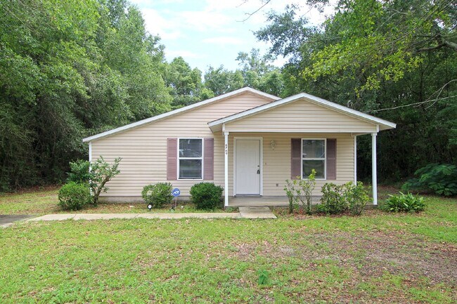Building Photo - 3 bedroom patio home in the heart of Downt...