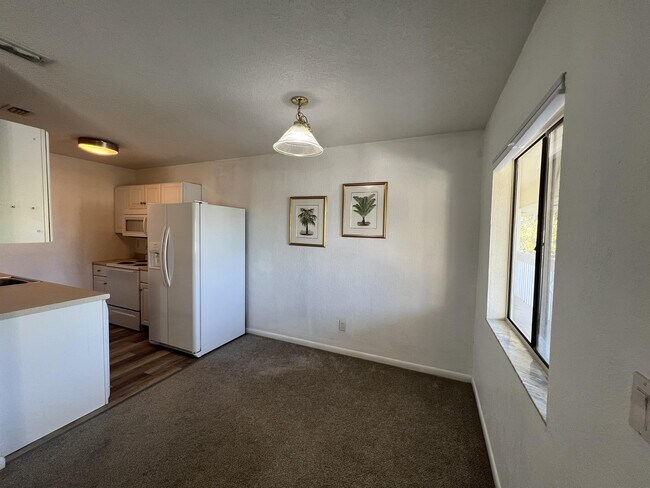 Building Photo - 4607 Bayshore Dr