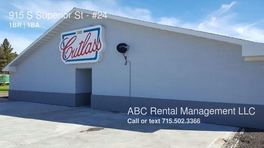 Primary Photo - Retro-Modern 1 Bedroom Handicap Accessible
