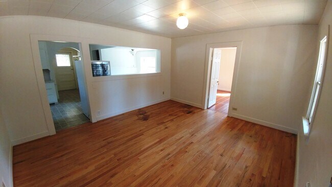 Photo - Cute Home With Large Yard