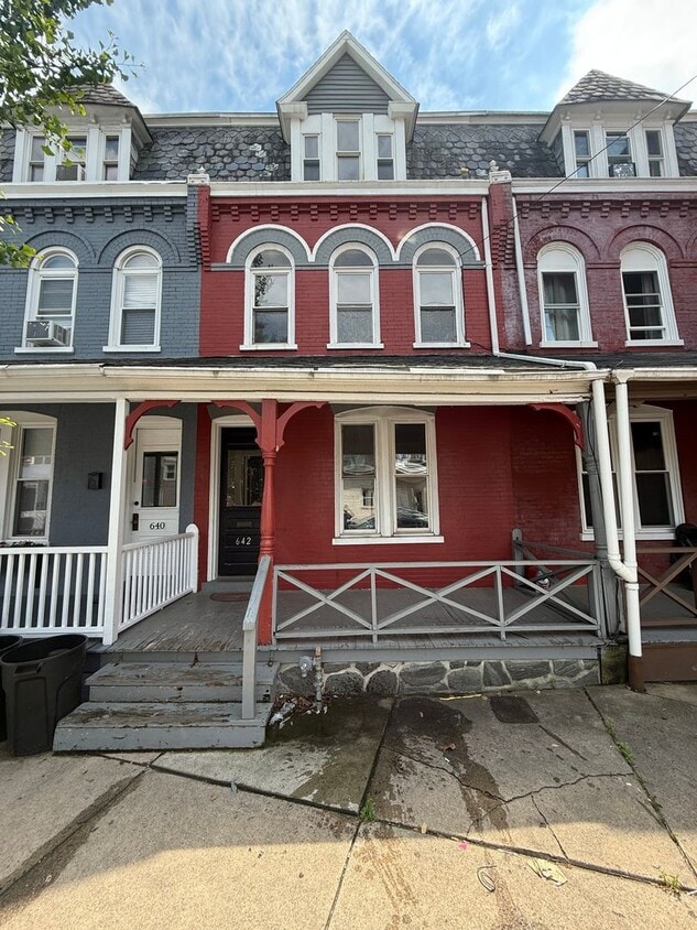 Foto principal - 642 Marietta Ave