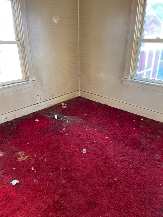 Foto del edificio - 228 Whitelaw Ave