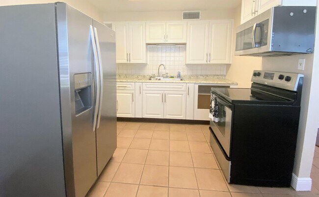 Foto del edificio - 3256 Roxborough Ave