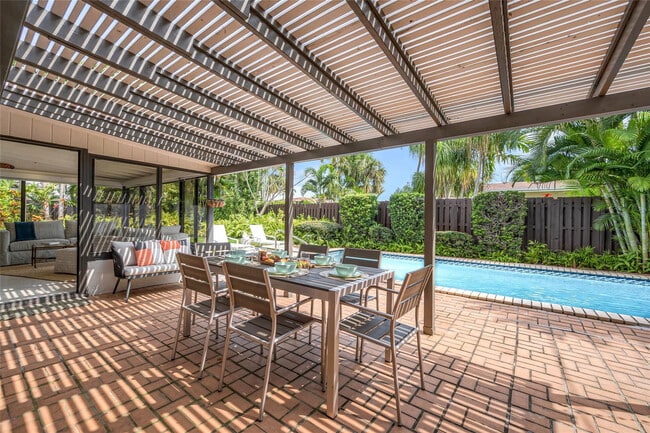 Foto del edificio - 1950 Harbourview Dr