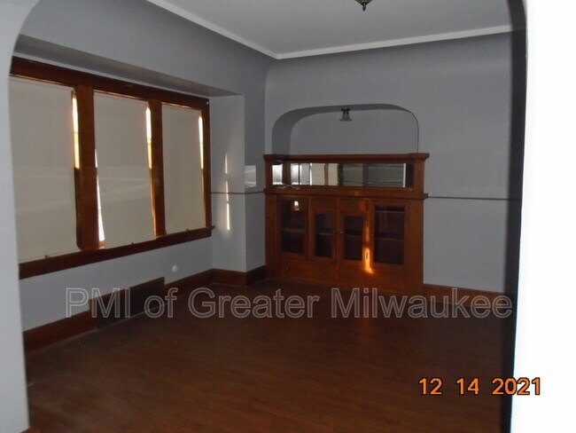 Foto del edificio - 1321 S 74th St