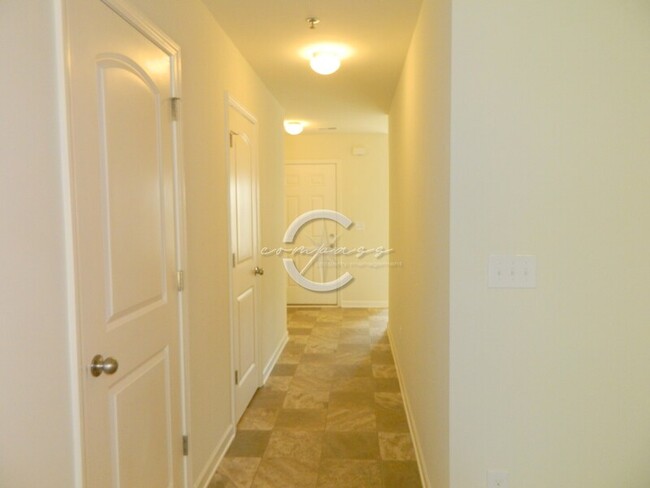 Foto del edificio - 6259 Ellenwood Dr