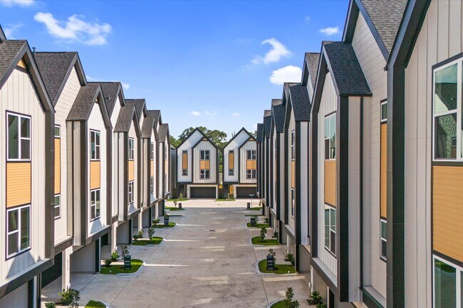 Foto del edificio - 5216 Green Pine Tree Dr