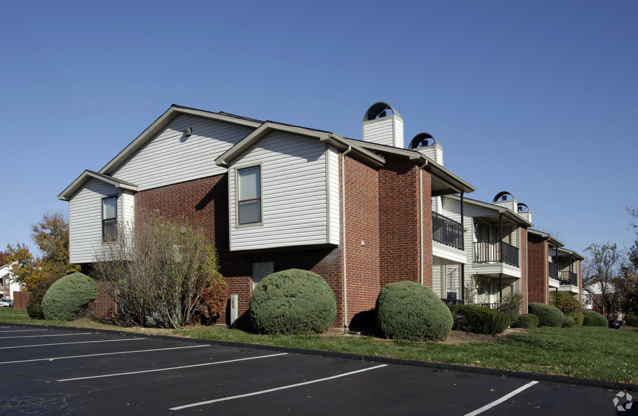 Primary Photo - Vanderbilt Apartments