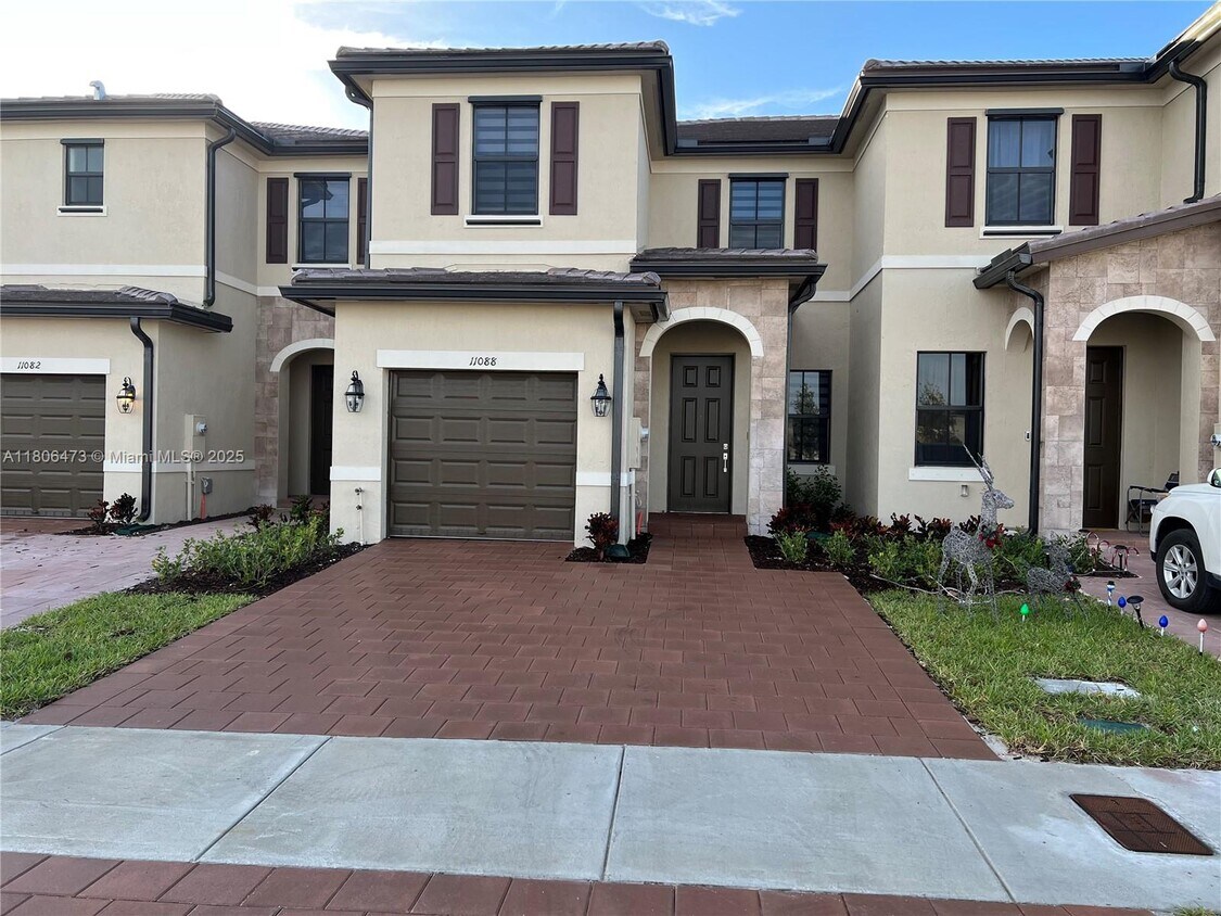 Foto principal - 11088 W 33rd Way