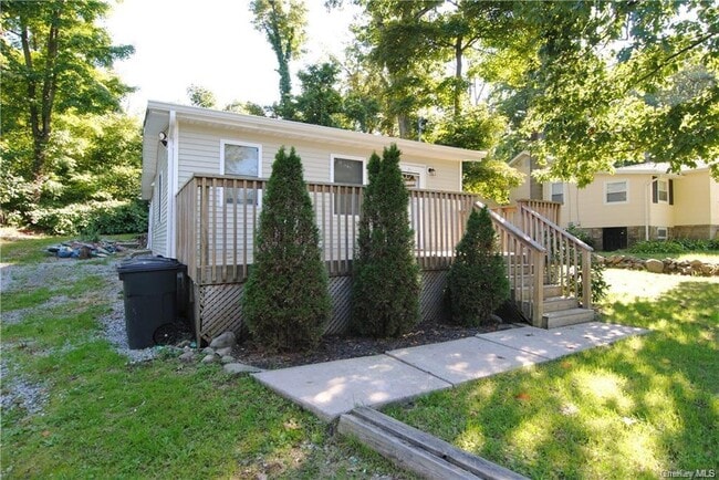 Building Photo - 75 Glenwood Rd