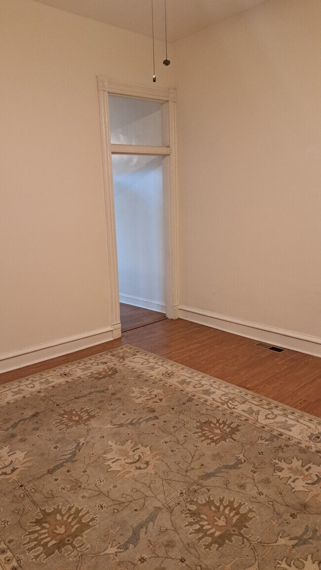 Foto del edificio - 2215 Brookfield Ave