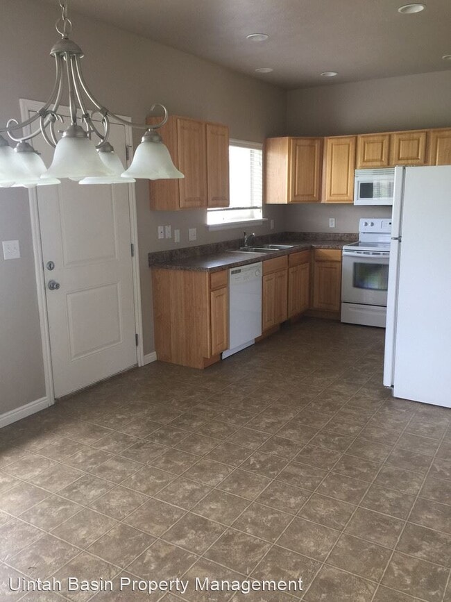 Building Photo - 1657 W 300 S