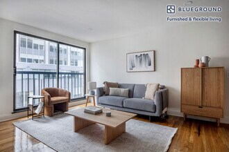 Building Photo - 123 E 54th St