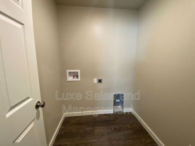 Foto del edificio - 727 SW 13th St