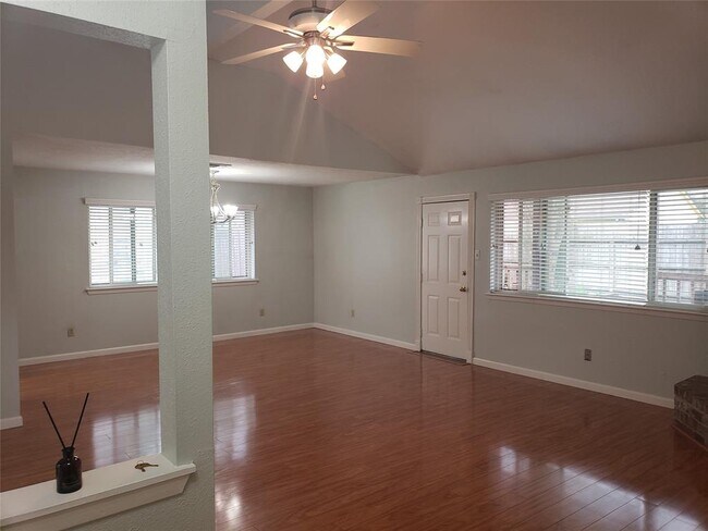 Building Photo - 16739 Selder Dr