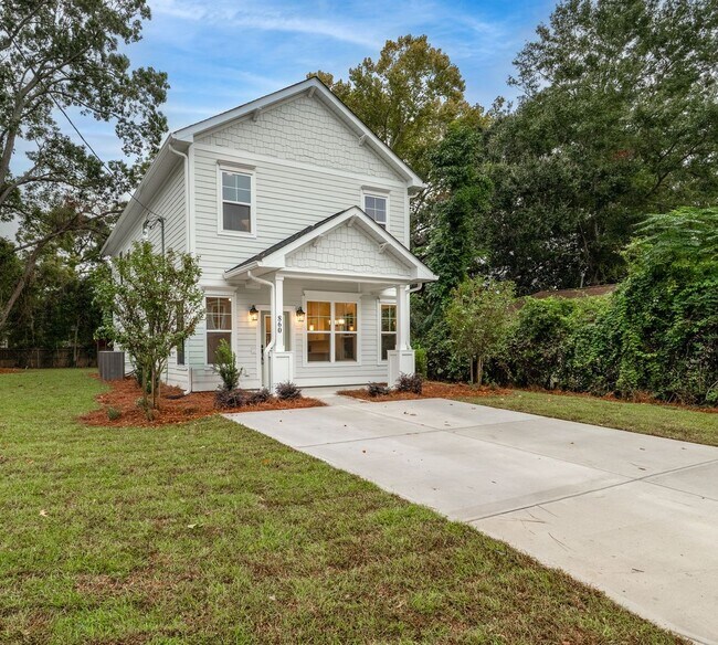 Foto del edificio - Modern New Build Minutes from Downtown Cha...