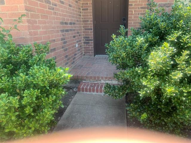 Building Photo - 2208 Bradford Pear Dr