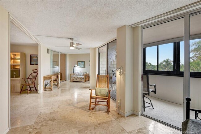 Foto del edificio - 1357 NE Ocean Blvd