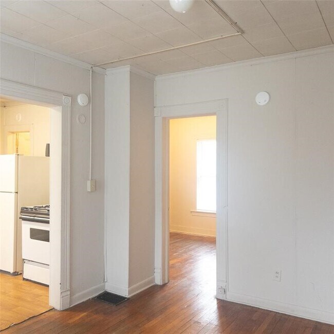 Building Photo - 4 Truesdell St