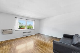 Building Photo - 59-17 Kissena Blvd