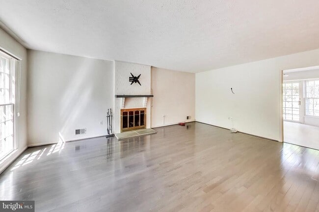 Foto del edificio - 1718 Crestview Dr