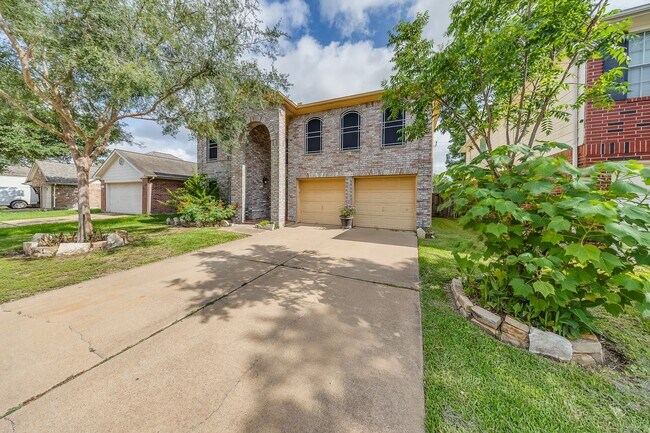 Building Photo - 16130 Coleburn Dr