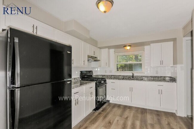 Foto del edificio - Available Now!