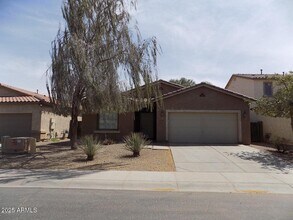 Building Photo - 45449 Alamendras St