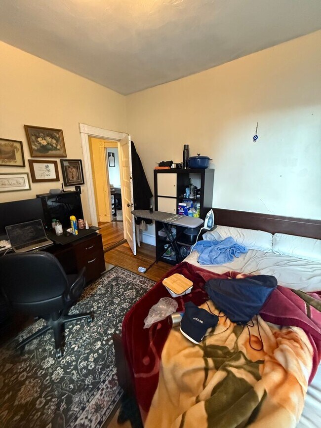 Foto del edificio - 9/1 Mission Hill 4BR w/balcony, dishwasher right on T!