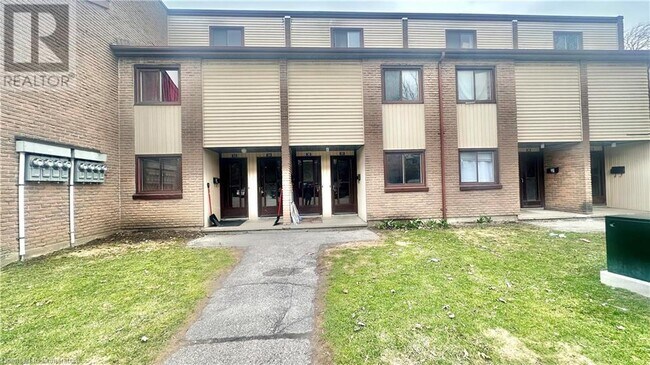 Photo du bâtiment - 1200 Courtland Ave E