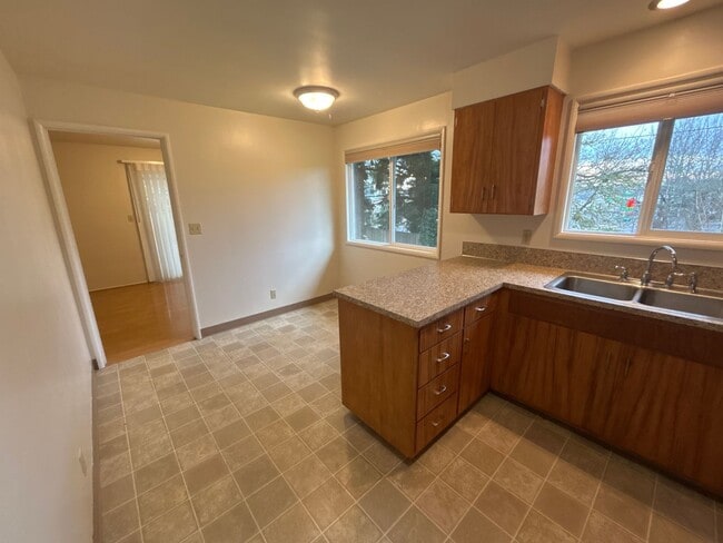 Foto del edificio - HALF OFF FEBRUARY RENT! 3 Bedroom 1.5 Bath in Desirable NW Corvallis