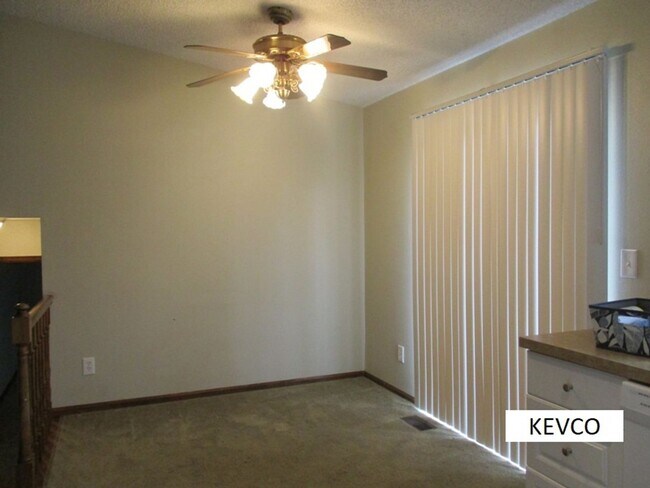 Building Photo - Beautiful Three Bedroom Home!