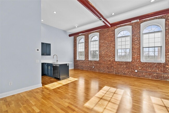Building Photo - 200 School House Rd