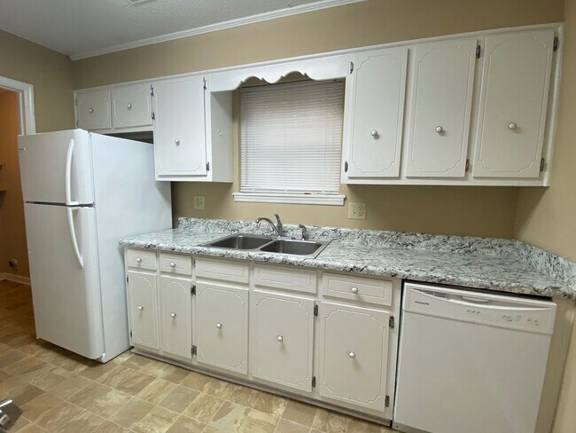 Building Photo - 3606 Quail Hollow Dr.