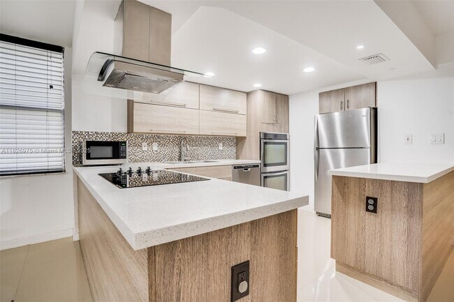 Foto del edificio - 20350 W Country Club Dr
