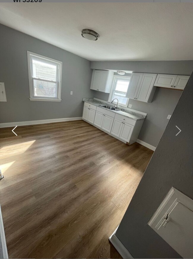 Building Photo - 2 Bedroom Single Family