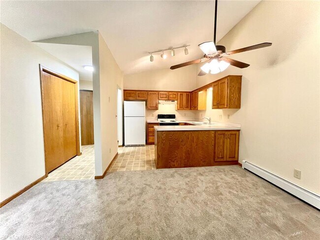 Foto del edificio - 2000 108th Ln NW