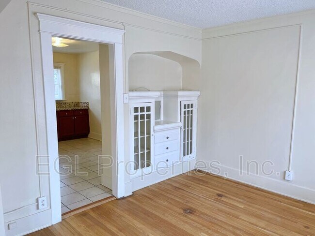 Foto del edificio - 3521 1/2 Mont Clair St