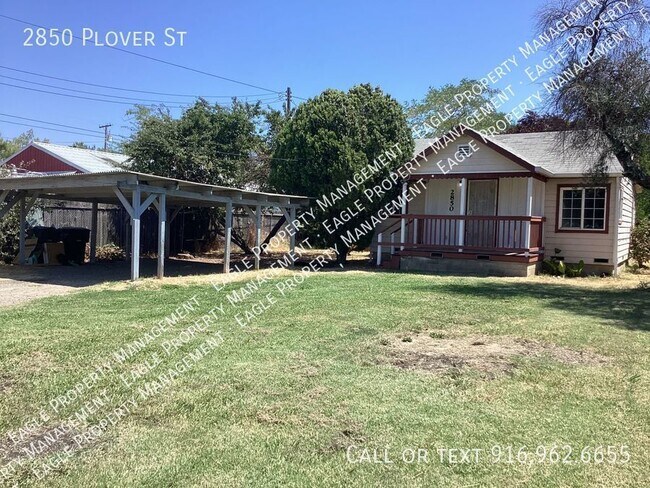 Building Photo - 2/1 refreshed home!