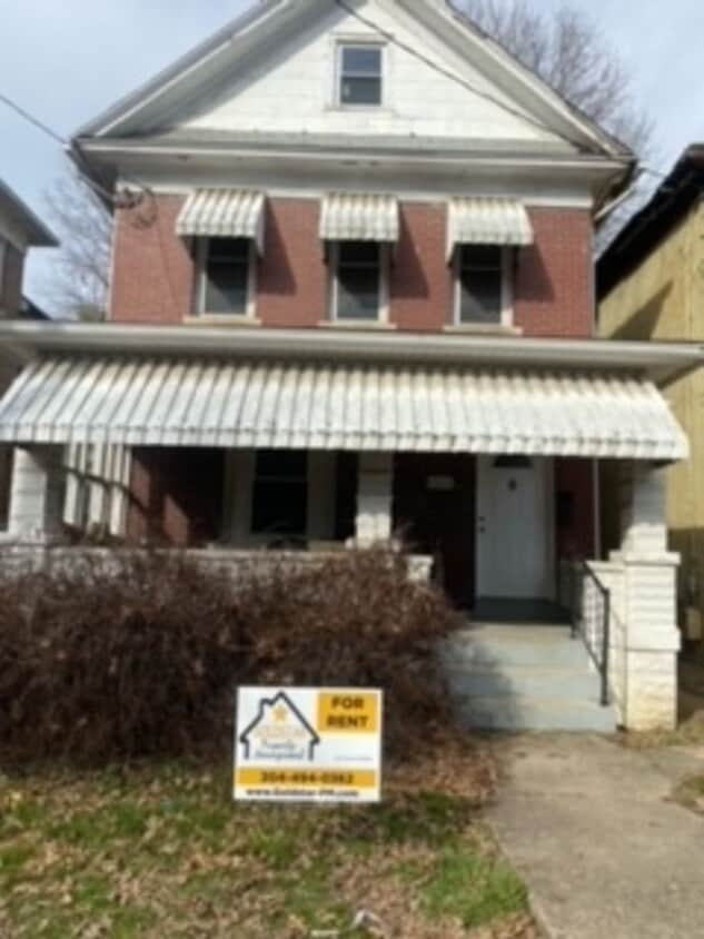 Large 3 Bedroom House House Rental in Parkersburg, WV