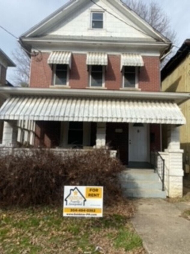 Large 3 Bedroom House House Rental in Parkersburg, WV