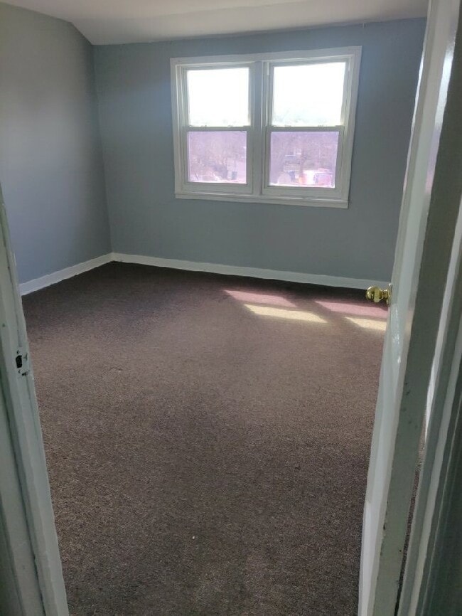 Building Photo - 748 Taunton Pl