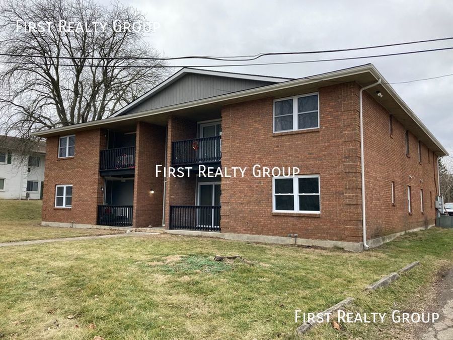 Primary Photo - 305 N Broadway-#3