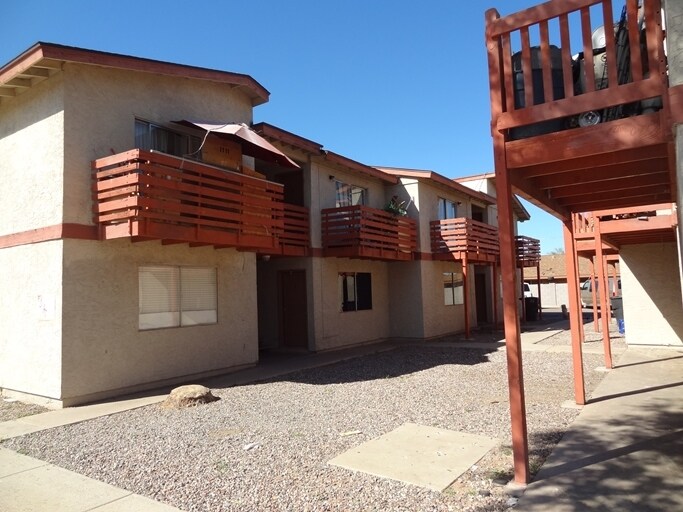 Foto del edificio - 750 E Main St