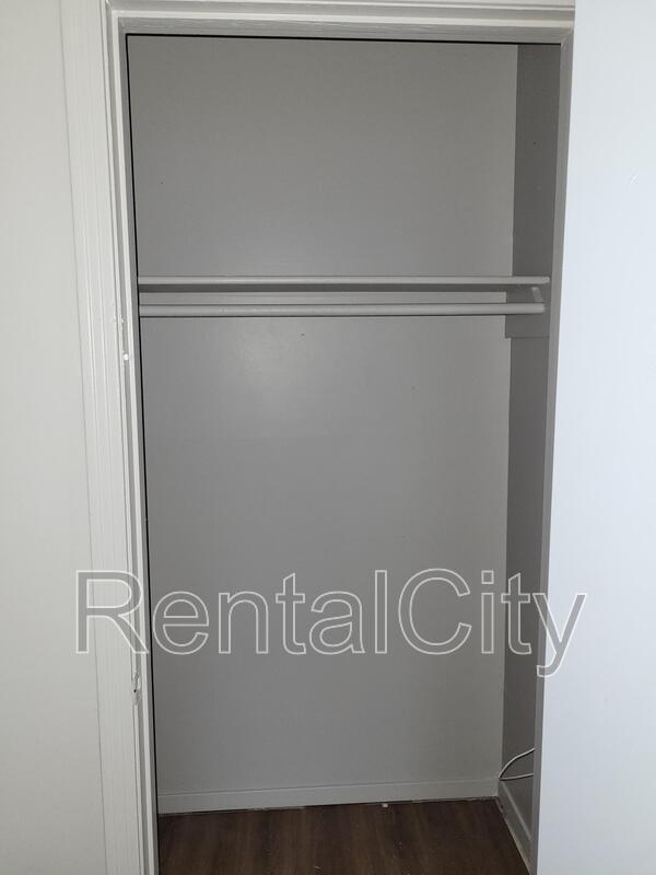 Foto del edificio - 110-130 McCullough Ave